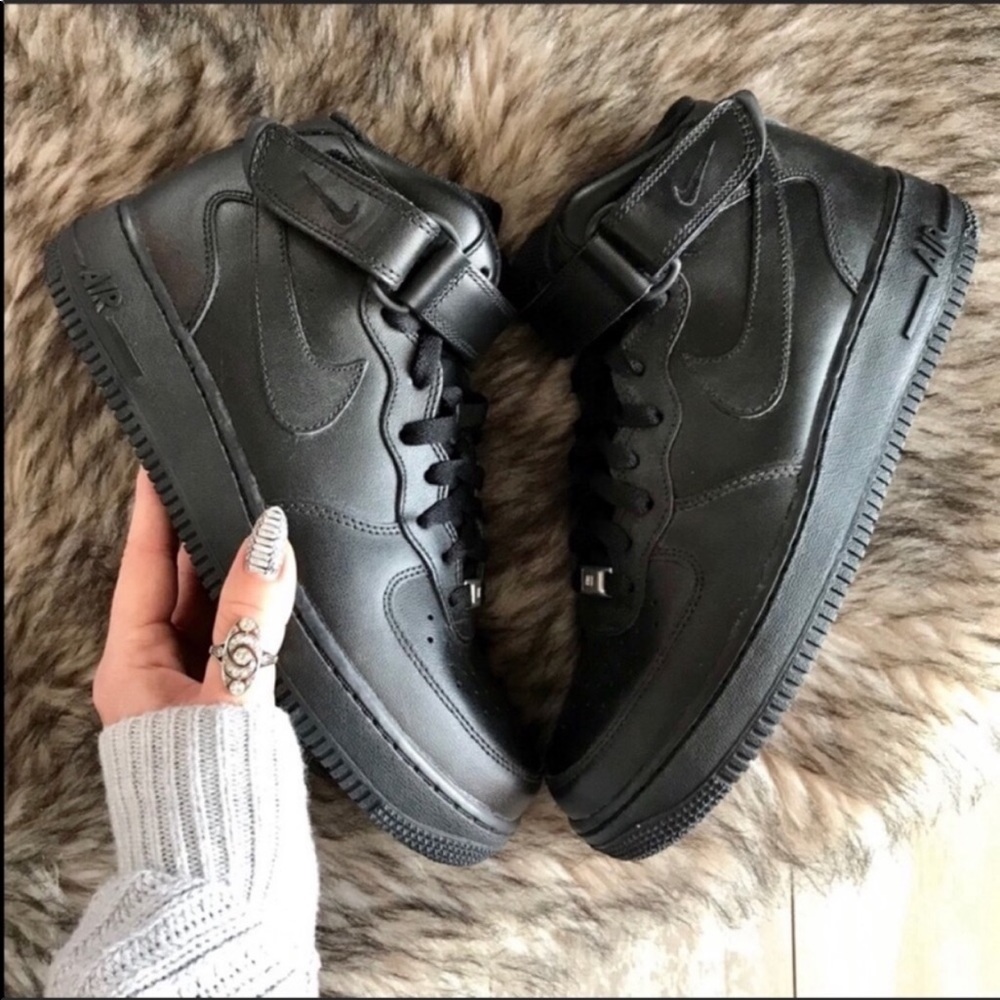NWT Nike Air Force Triple Black - Picture 3 of 8